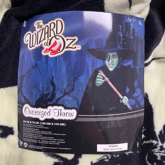 THE WIZARD OF OZ PLUSH THROW BLANKET OVERSIZED GREEN BLACK WICKED WITCH CROW NEW - Picture 3 of 3